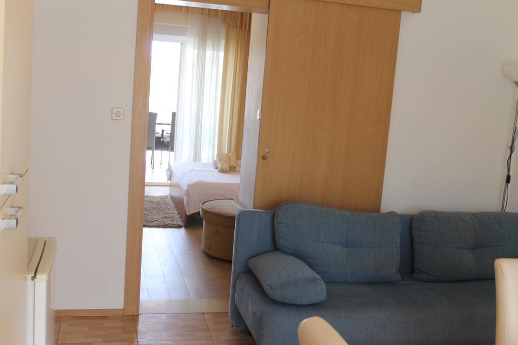 Apartment Apartments Roko Kolinda *