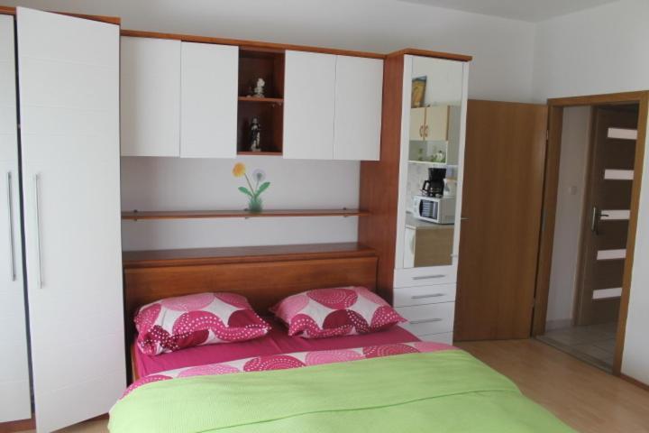 Apartments Roko Kolinda