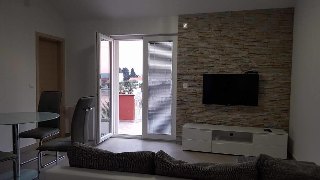 Apartment Apartments Roko Kolinda *