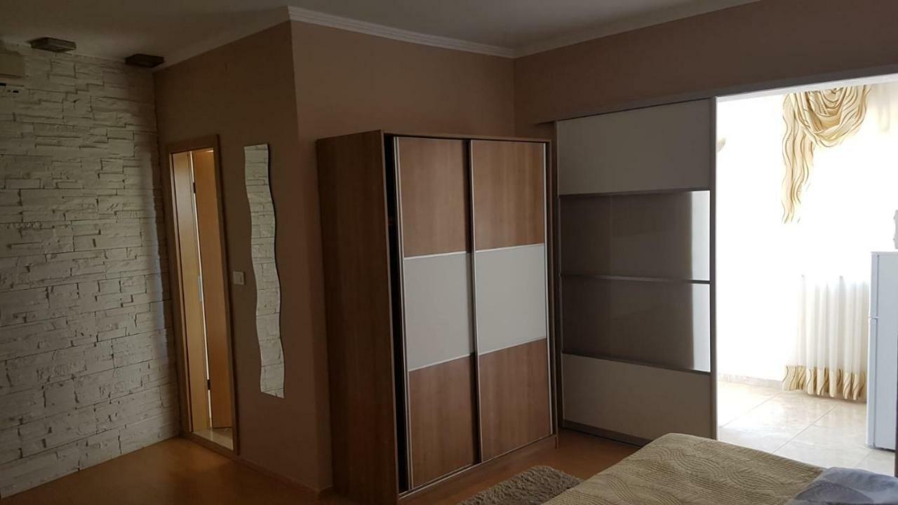 Apartments Roko Kolinda *