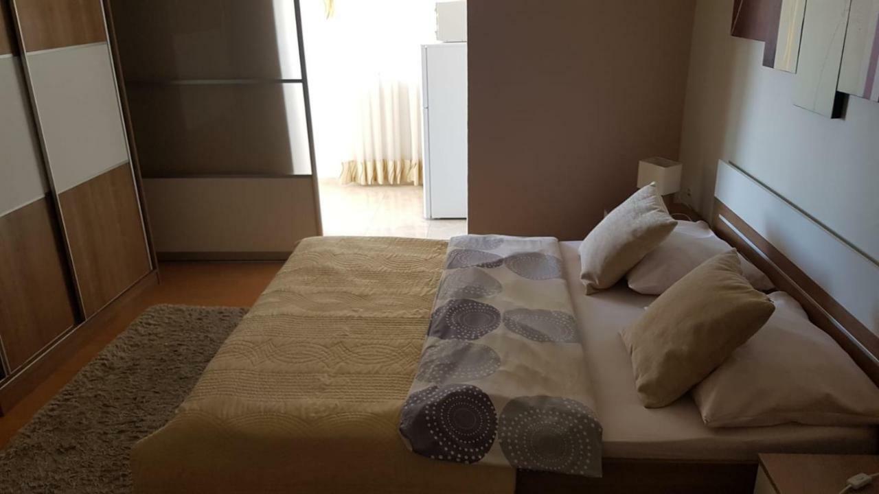 Apartments Roko Kolinda Apartment *