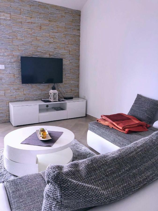 Apartments Roko Kolinda Apartment *