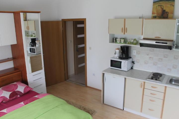 Apartments Roko Kolinda