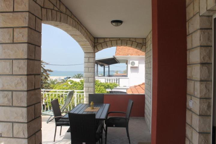 Apartment Apartments Roko Kolinda *