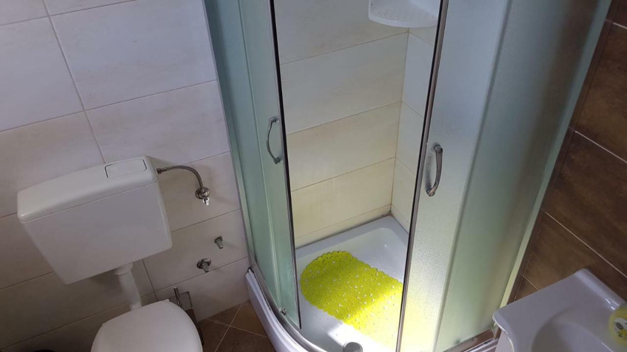 Apartment Apartments Roko Kolinda *